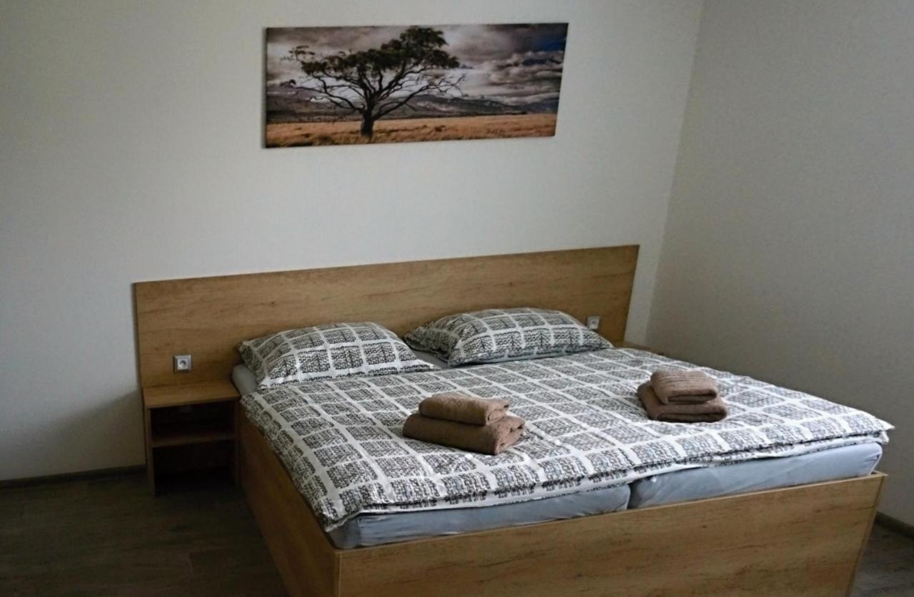 Rezidence Belehradska Appartement Most Buitenkant foto