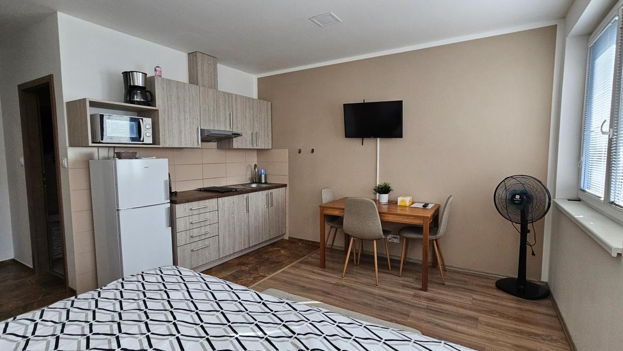 Rezidence Belehradska Appartement Most Buitenkant foto
